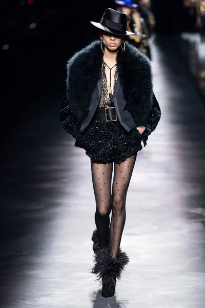 Look 12